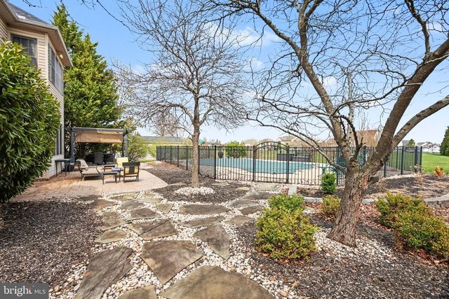 2613 HUNTFIELD DR, York, PA 17404