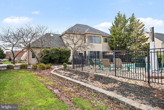 2613 HUNTFIELD DR, York, PA 17404