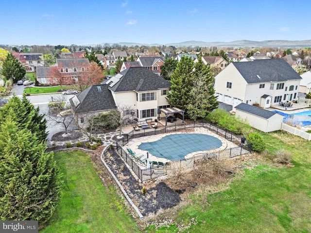 2613 HUNTFIELD DR, York, PA 17404