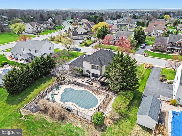 2613 HUNTFIELD DR, York, PA 17404