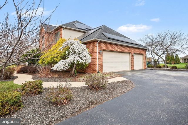 2613 HUNTFIELD DR, York, PA 17404