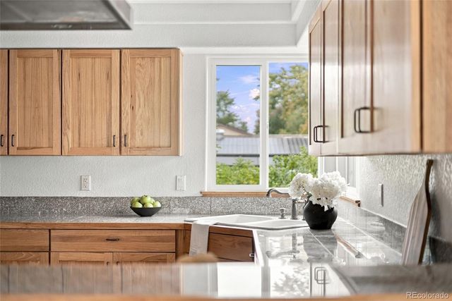 11982 W 70th Place, Arvada, CO 80004