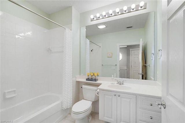28564 Alessandria CIR, Bonita Springs, FL 34135