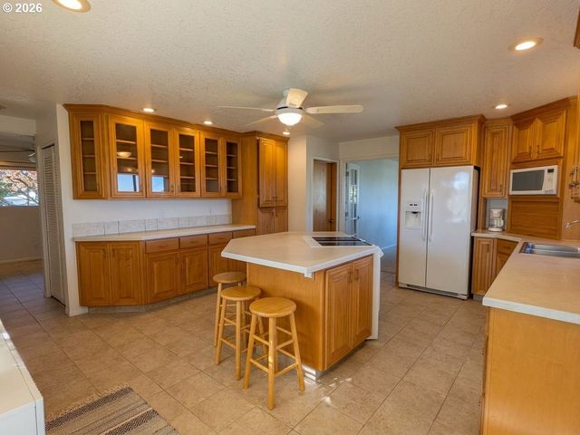3151 VISTA Dr, Forest Grove, OR 97116