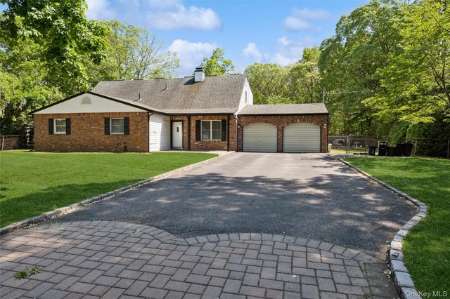 10 Rita Drive, Mount Sinai, NY 11766