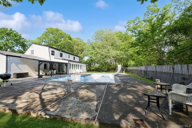 10 Rita Drive, Mount Sinai, NY 11766