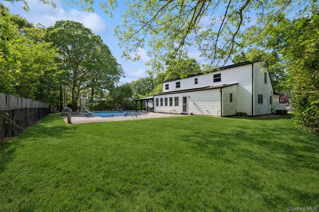 10 Rita Drive, Mount Sinai, NY 11766