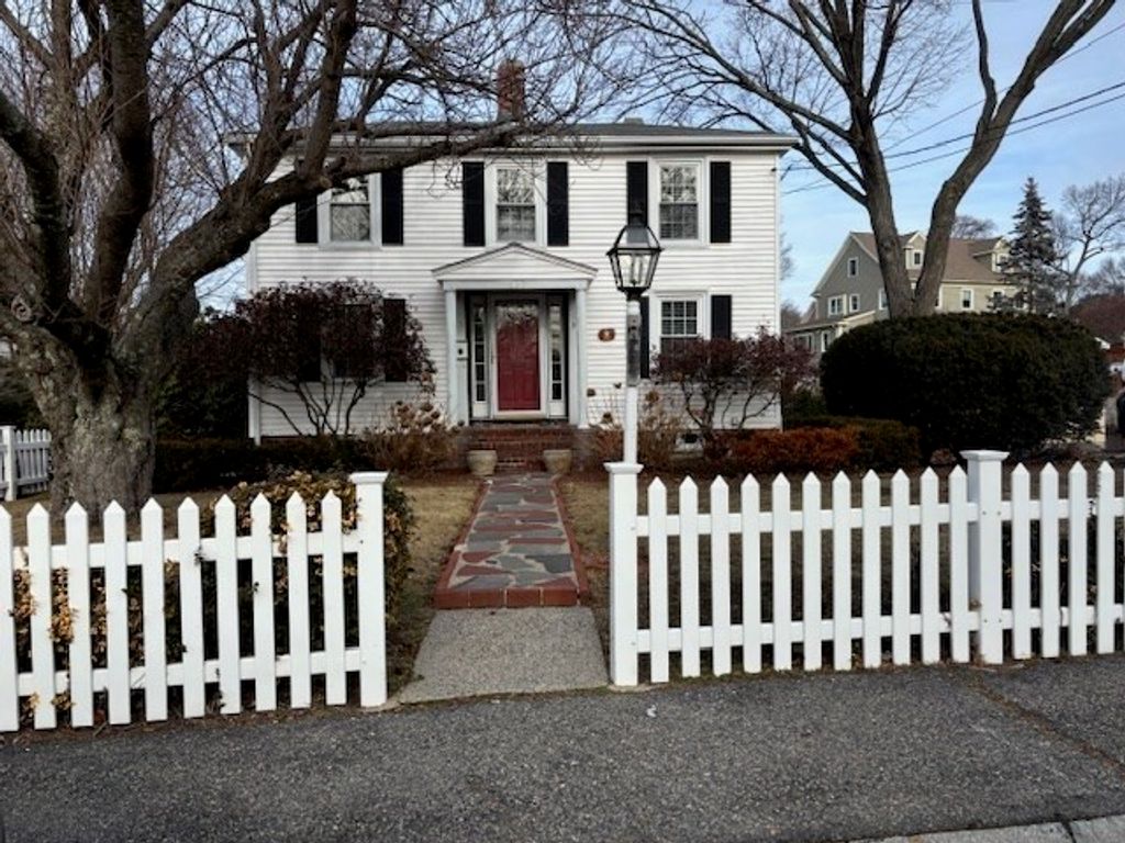 7 Place Lane, Woburn, MA 01801