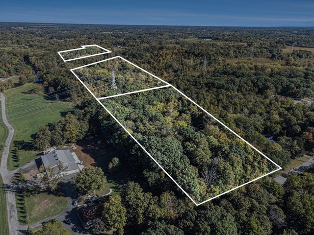 127 W 700 N, Valparaiso, IN 46385