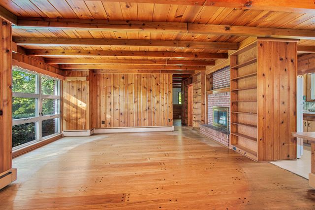 127 W 700 N, Valparaiso, IN 46385