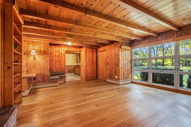 127 W 700 N, Valparaiso, IN 46385