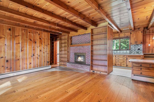 127 W 700 N, Valparaiso, IN 46385