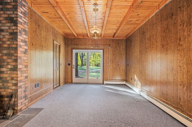 127 W 700 N, Valparaiso, IN 46385