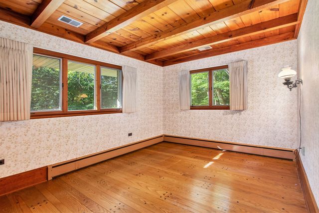 127 W 700 N, Valparaiso, IN 46385