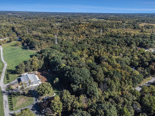 127 W 700 N, Valparaiso, IN 46385