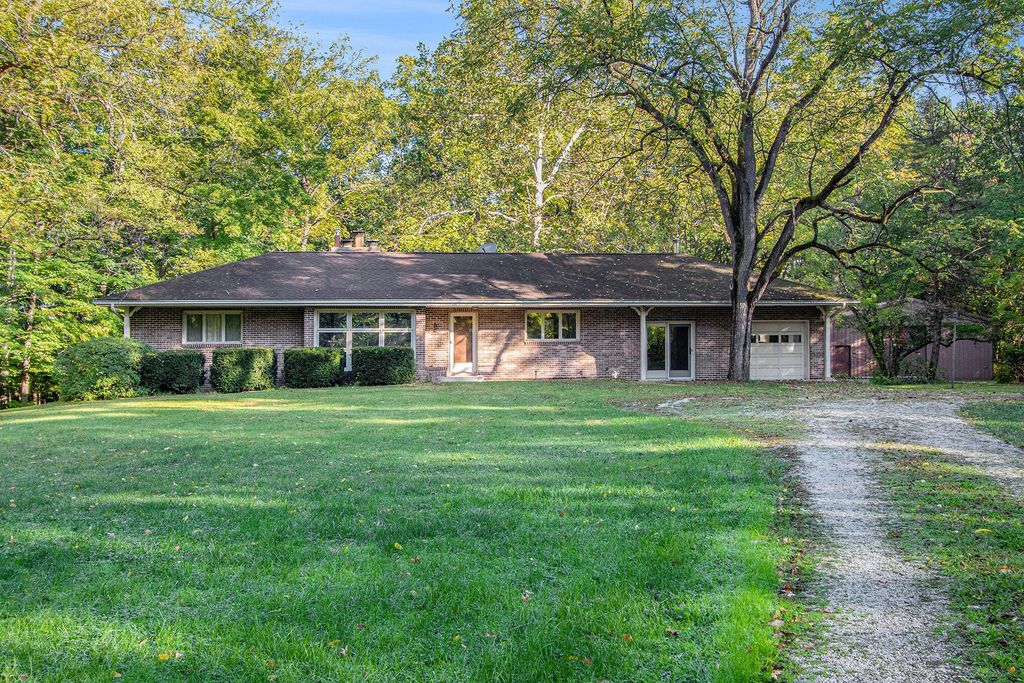 127 W 700 N, Valparaiso, IN 46385