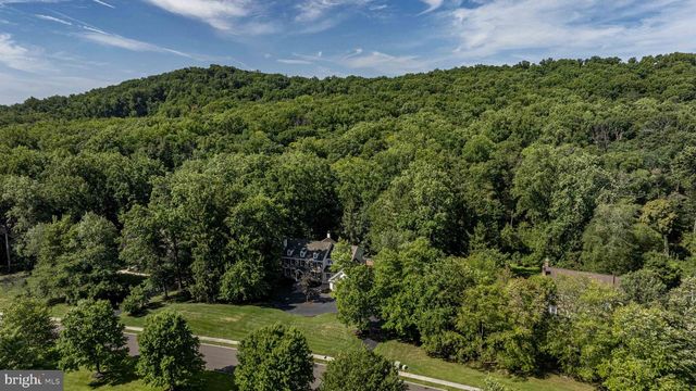 48 WOODSIDE LN, New Hope, PA 18938
