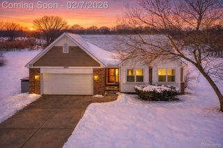 10237 Swan Lake Circle, York Charter Township, MI 48197