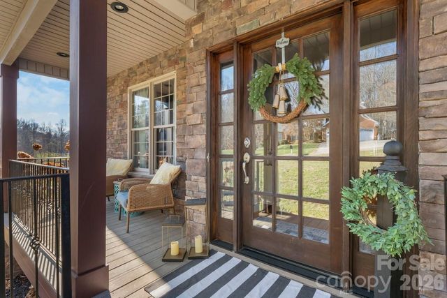 402 Golfview Court SE, Lenoir, NC 28645