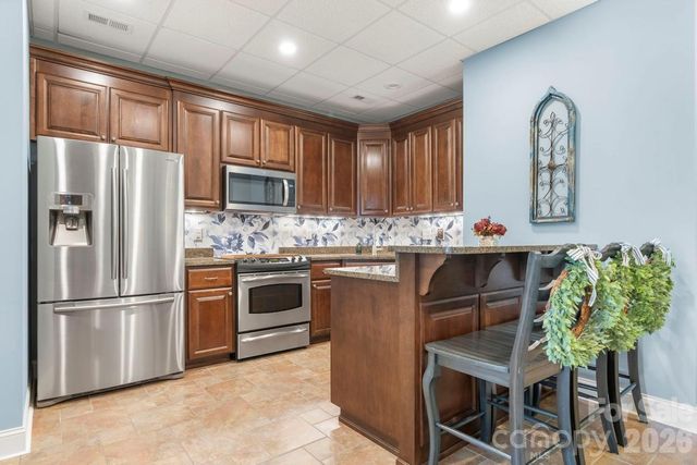 402 Golfview Court SE, Lenoir, NC 28645