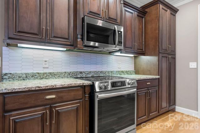 402 Golfview Court SE, Lenoir, NC 28645