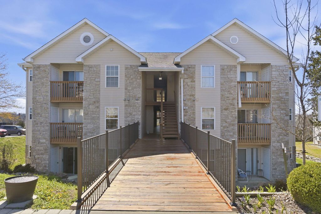 103 Vixen Circle Apt G, Branson, MO 65616