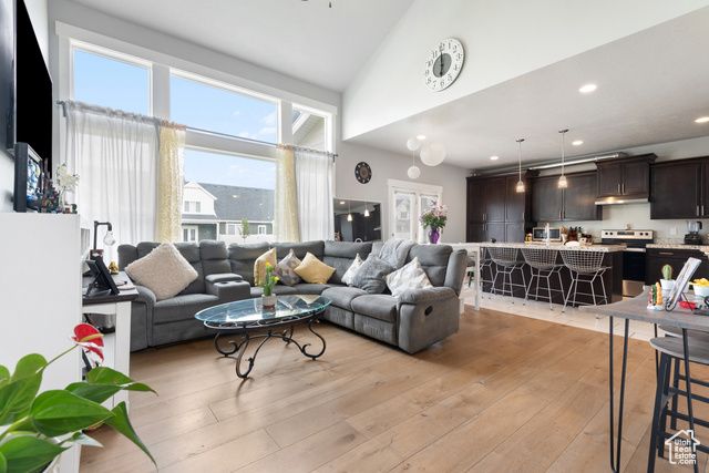4483 S PARKBURY WAY, Salt Lake City, UT 84129