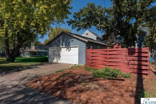 607 Blue Earth Street, Mankato, MN 56001