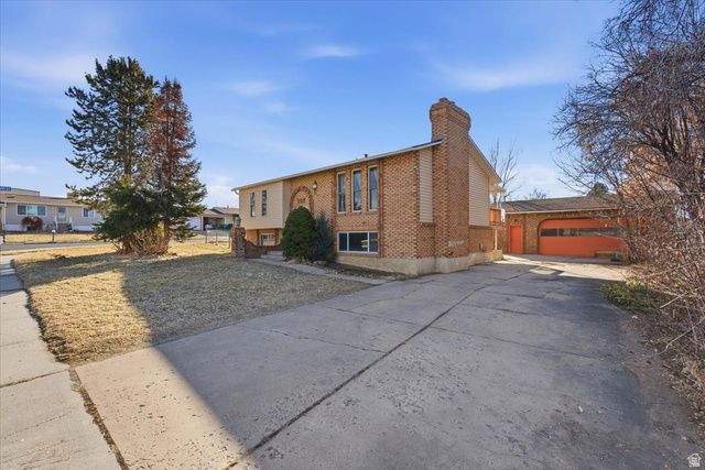 2817 W 5000 S, Roy, UT 84067