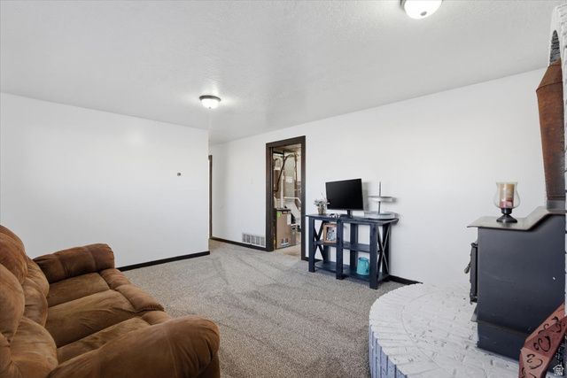 2817 W 5000 S, Roy, UT 84067