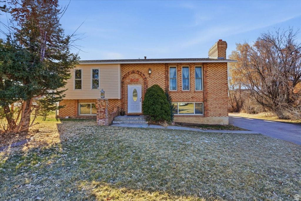 2817 W 5000 S, Roy, UT 84067