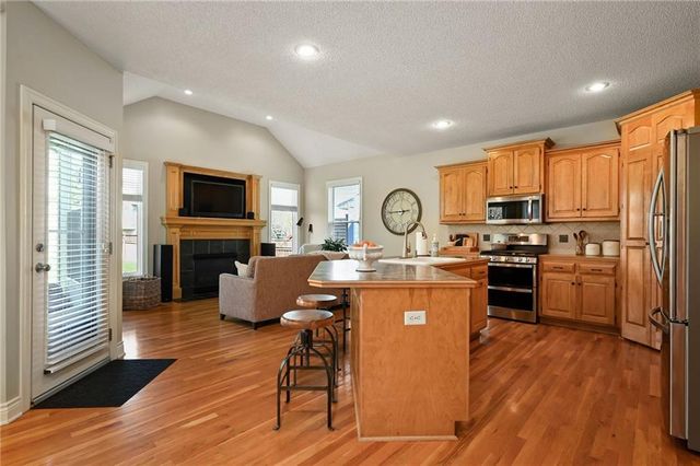 21910 W 57th Terrace, Shawnee, KS 66226