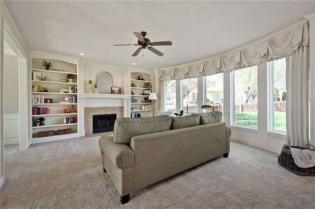 21910 W 57th Terrace, Shawnee, KS 66226