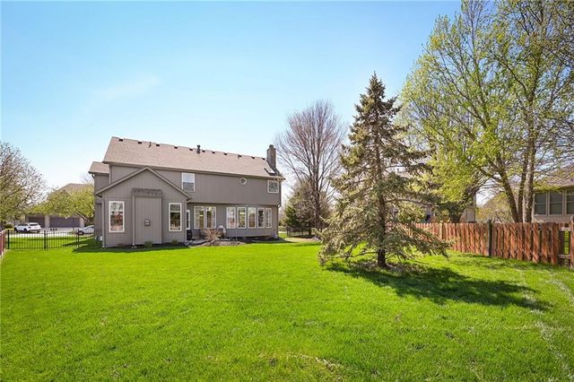 21910 W 57th Terrace, Shawnee, KS 66226