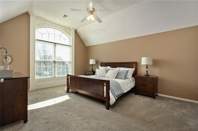 21910 W 57th Terrace, Shawnee, KS 66226