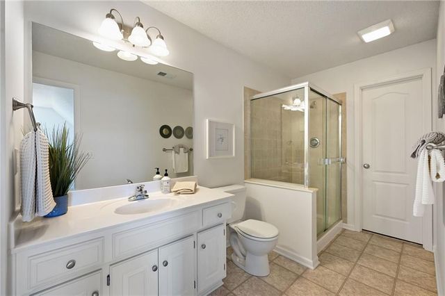21910 W 57th Terrace, Shawnee, KS 66226