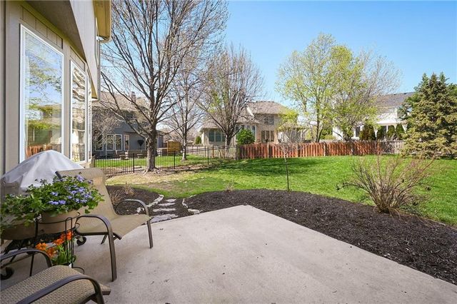 21910 W 57th Terrace, Shawnee, KS 66226