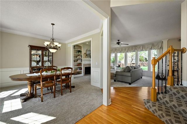 21910 W 57th Terrace, Shawnee, KS 66226