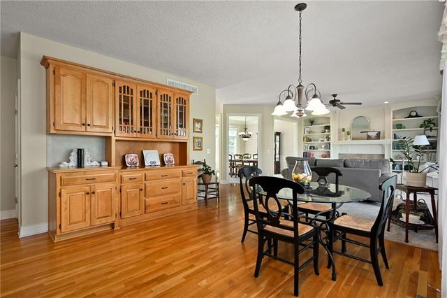 21910 W 57th Terrace, Shawnee, KS 66226