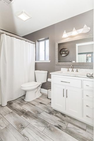 208 Kelly Avenue, Parlier, CA 93648