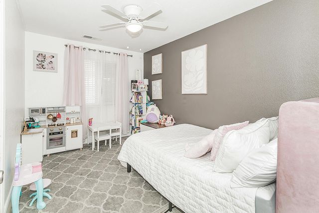 208 Kelly Avenue, Parlier, CA 93648