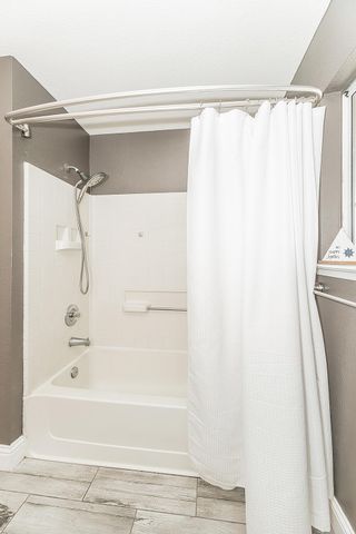 208 Kelly Avenue, Parlier, CA 93648