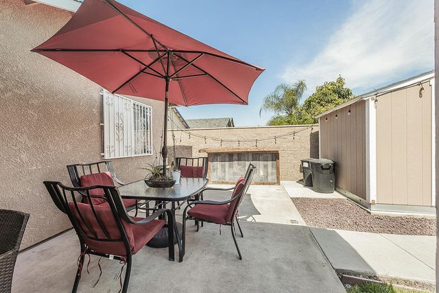 208 Kelly Avenue, Parlier, CA 93648