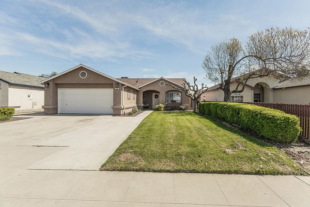 208 Kelly Avenue, Parlier, CA 93648