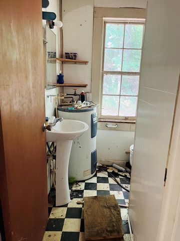 586 Pounding Mill Road, Hayesville, NC 28904