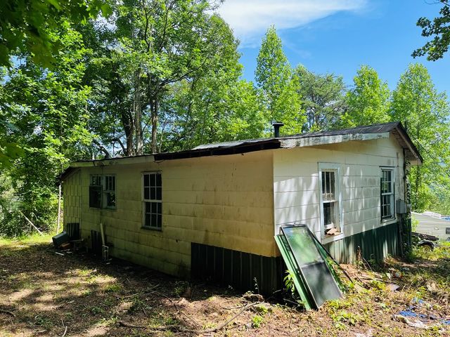 586 Pounding Mill Road, Hayesville, NC 28904