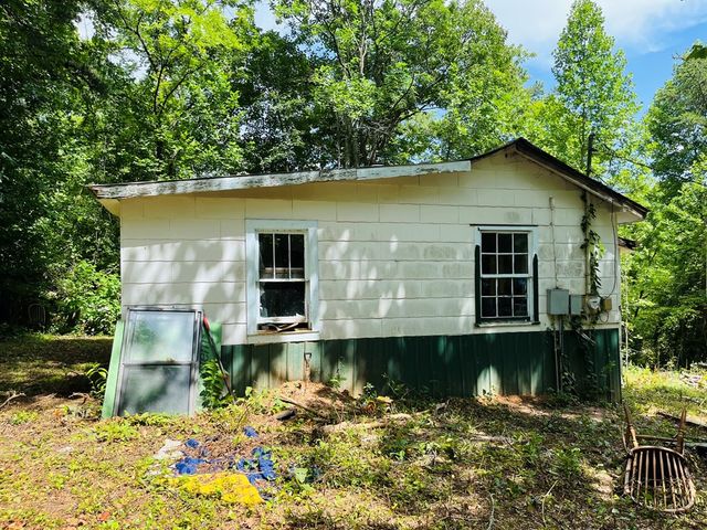 586 Pounding Mill Road, Hayesville, NC 28904