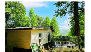 586 Pounding Mill Road, Hayesville, NC 28904