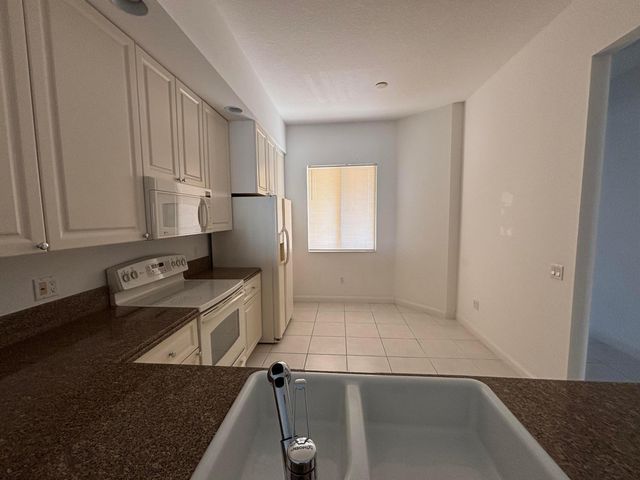 18 Harbour Isle Drive W 303, Fort Pierce, FL 34949