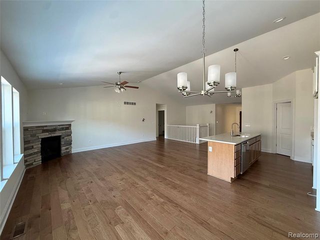 1044 Camellia Circle 45, Howell, MI 48843